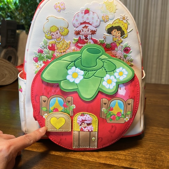 NWT Loungefly Strawberry Shortcake Strawberry House Mini Backpack - Picture 5 of 10